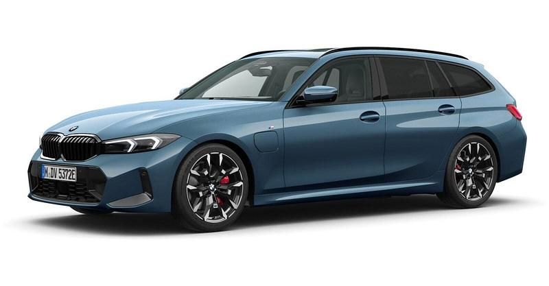 Blau Gebraucht 2025 BMW 330e Comfort Edition Kombi | 53.710 € (Fairer Preis) - Bild 1/4