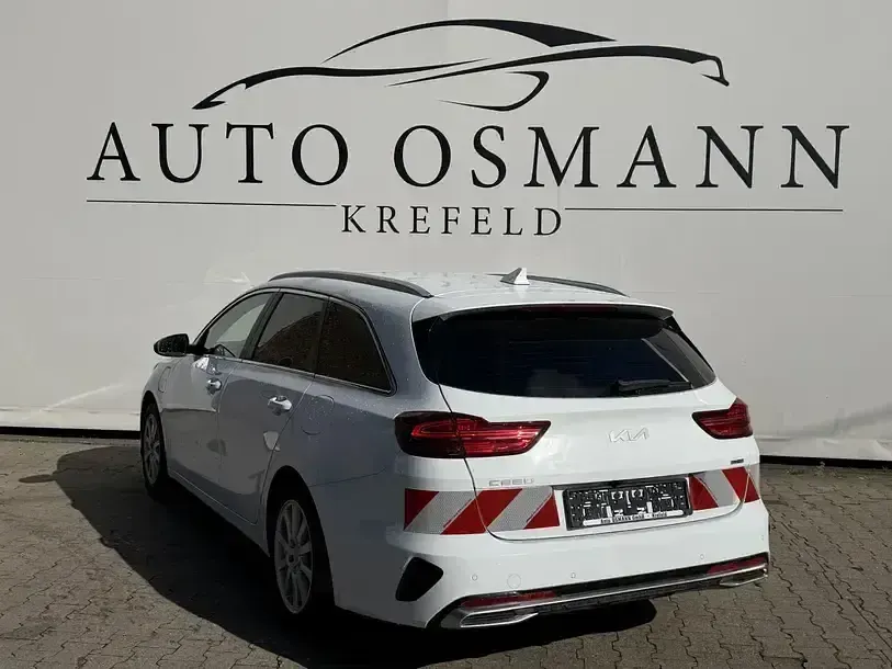 Usado Kia Ceed Vision 105 CV (77 kW) 2023 Blanco Utilitario