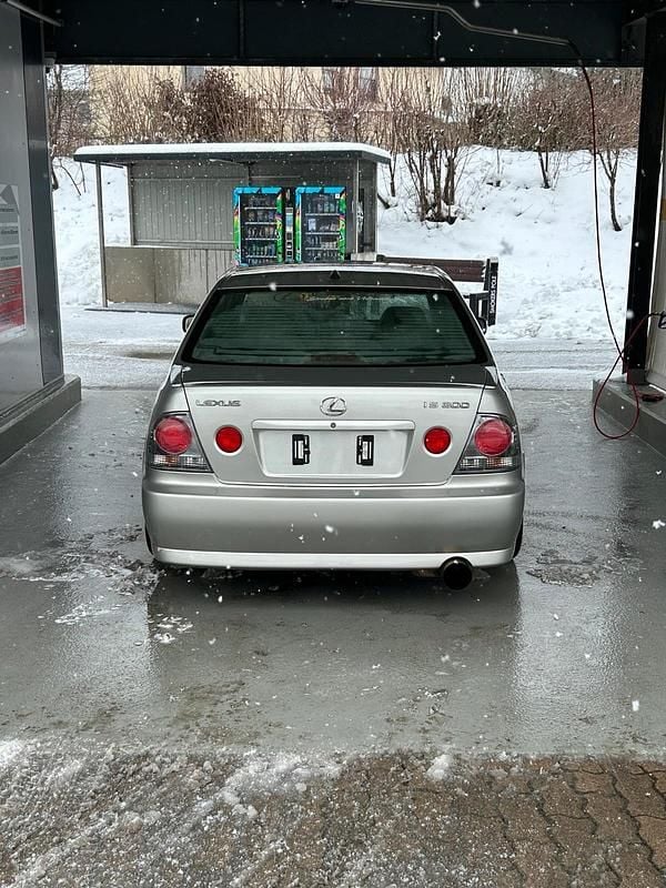 Gebraucht Lexus IS300 213 PS (156 kW) 2004 Silber Limousine