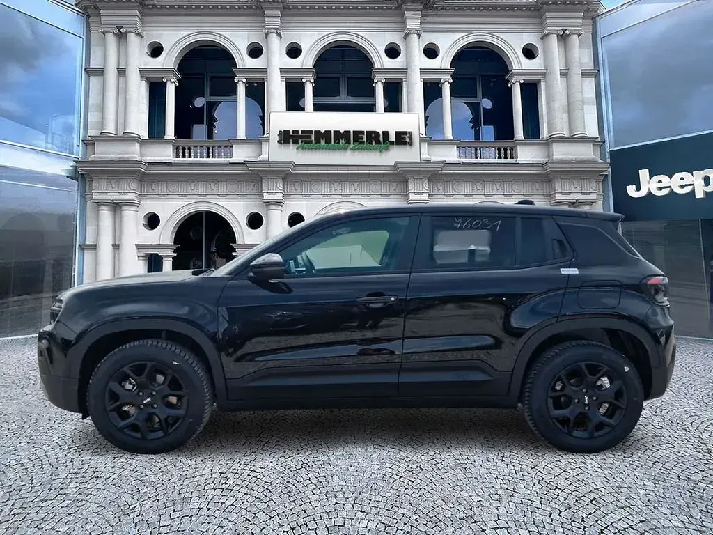 Neu Jeep Avenger 110 PS (80 kW) 2026 Schwarz SUV