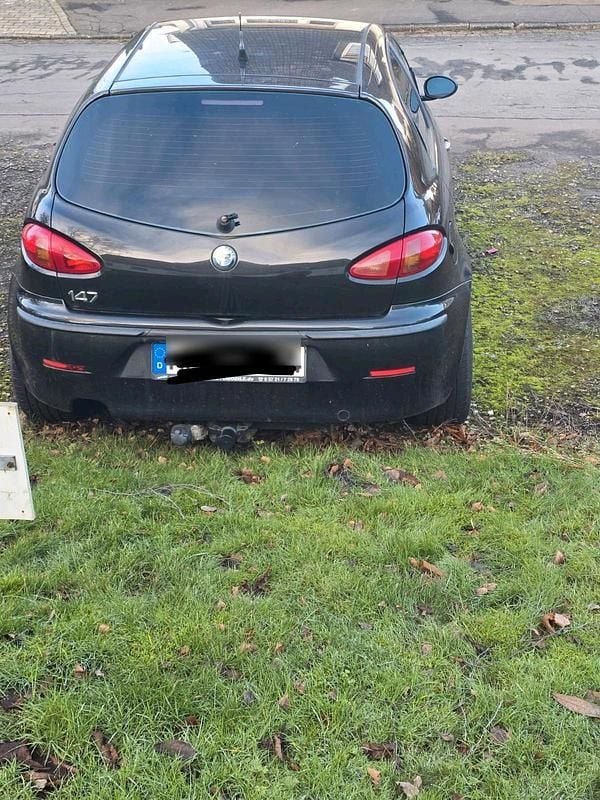Schwarz Gebraucht 2004 Alfa Romeo 147 Kleinwagen | 450 € (Superpreis) - Bild 1/4