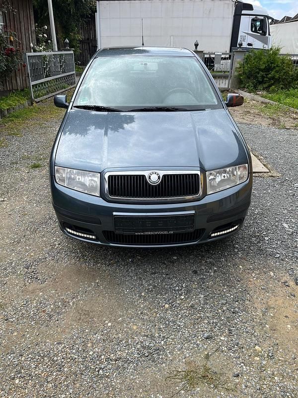 Andere farben Gebraucht 2005 Skoda Fabia Kleinwagen | 1.300 € (Fairer Preis) - Bild 1/4