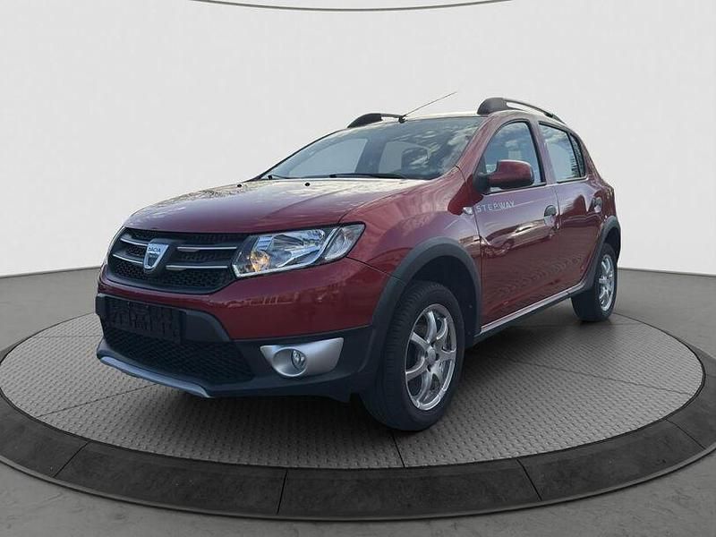 Rot Gebraucht 2013 Dacia Sandero Prestige Kleinwagen | 6.250 € (Fairer Preis) - Bild 1/4