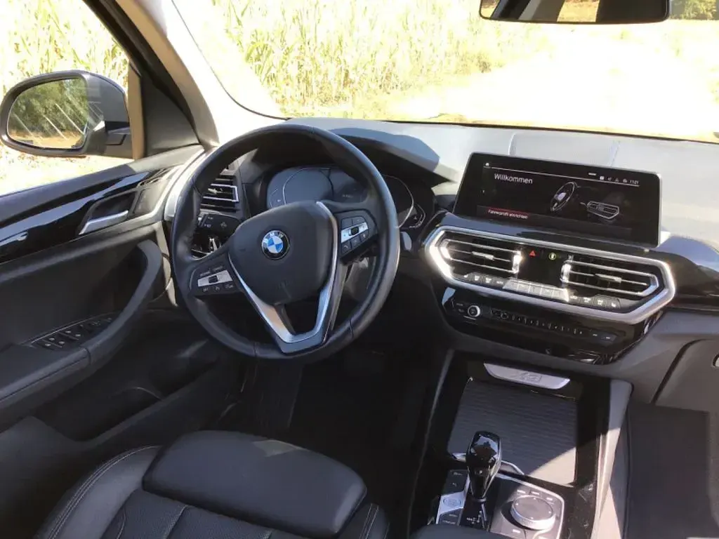 Gebraucht BMW X3 Sport Line 184 PS (135 kW) 2022 Schwarz SUV