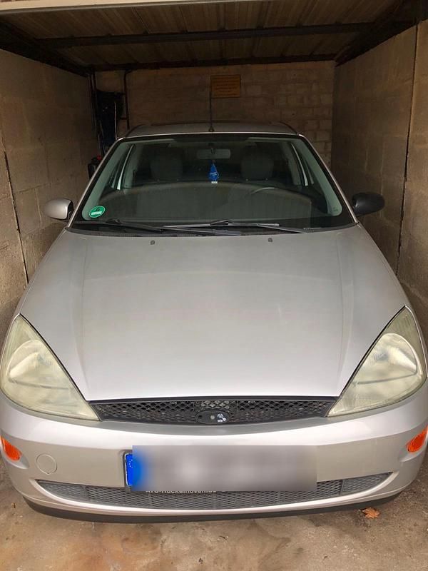 Silber Gebraucht 1999 Ford Focus Kleinwagen | 1.350 € (Fairer Preis) - Bild 1/3