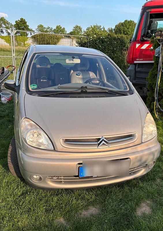 Gelb Gebraucht 2003 Citroën Xsara Van / Kleinbus | 2.300 € - Bild 1/4