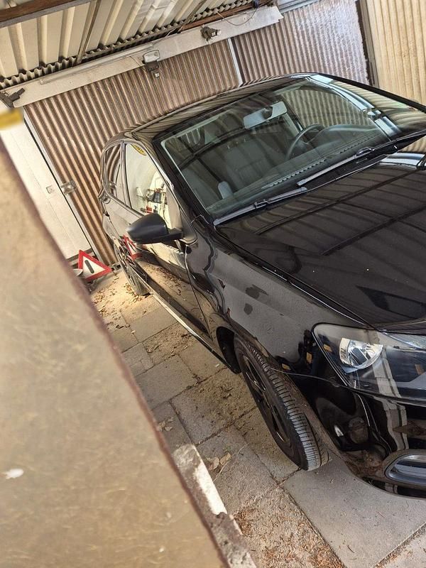 Gebraucht VW Polo 60 PS (44 kW) 2018 Schwarz Kleinwagen