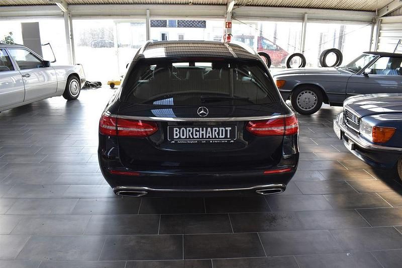 Gebraucht Mercedes E350 Avantgarde 258 PS (189 kW) 2017 Grün Limousine