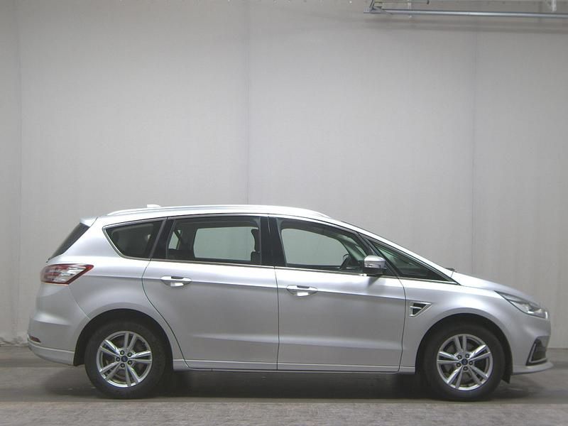 Polarsilber metallic Gebraucht 2021 Ford S-MAX Titanium Van / Kleinbus | 17.780 € (Superpreis) - Bild 1/4