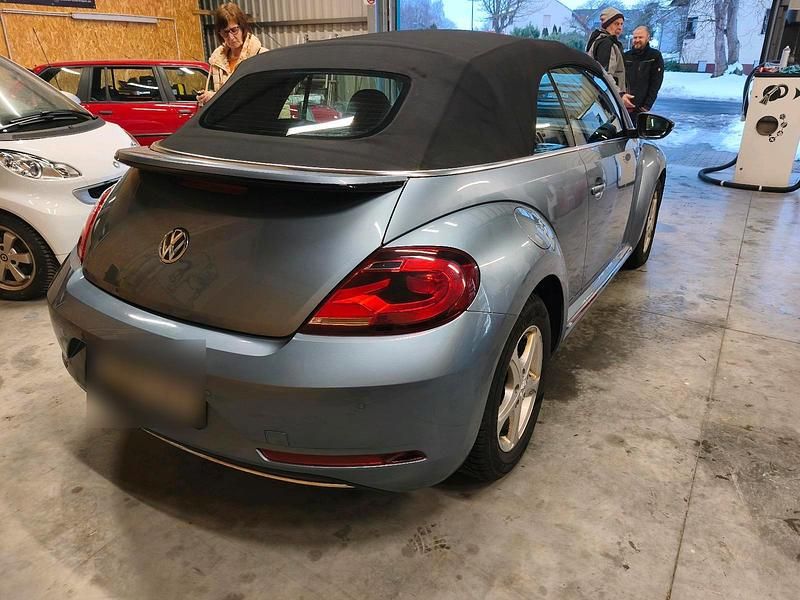 Gebraucht VW Beetle Cabriolet Edition 177 PS (130 kW) 2018 Blau Cabrio
