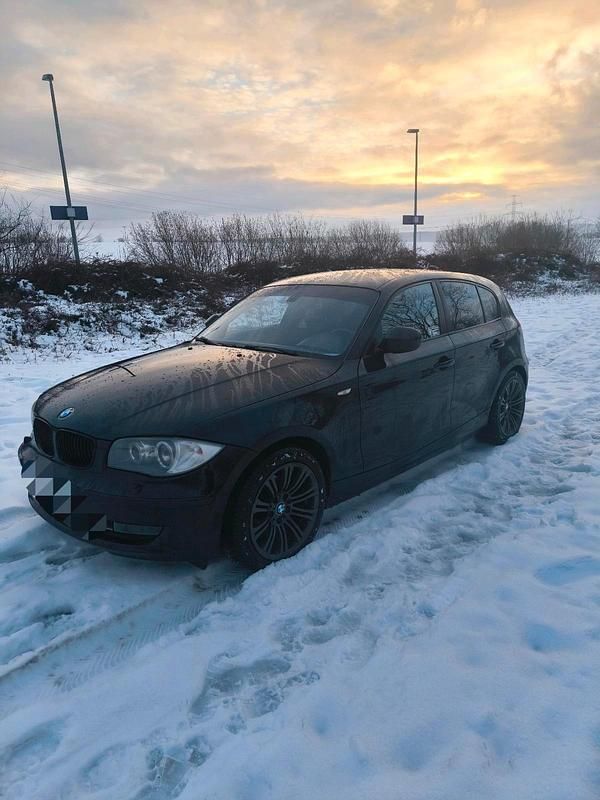 Gebraucht BMW 118 143 PS (105 kW) 2011 Schwarz Kleinwagen