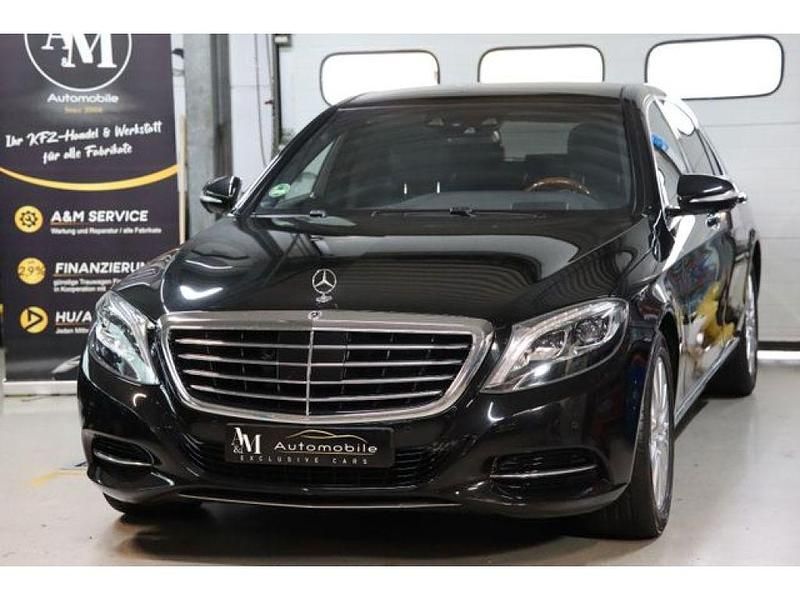 Schwarz (metallic) Gebraucht 2017 Mercedes S350 Night Limousine | 37.999 € - Bild 1/3