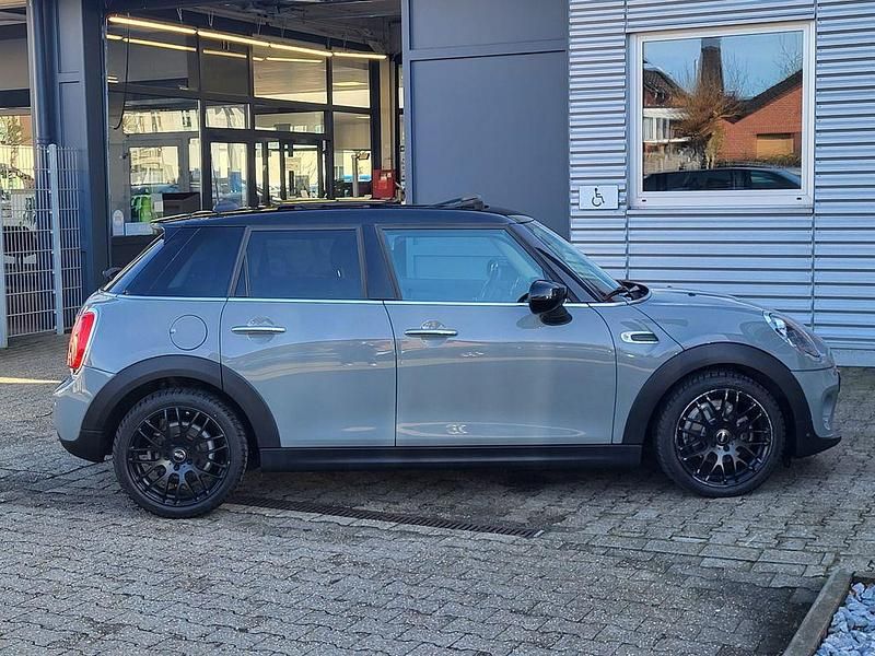 Gebraucht Mini Cooper 136 PS (100 kW) 2019 Moonwalk grey Kleinwagen