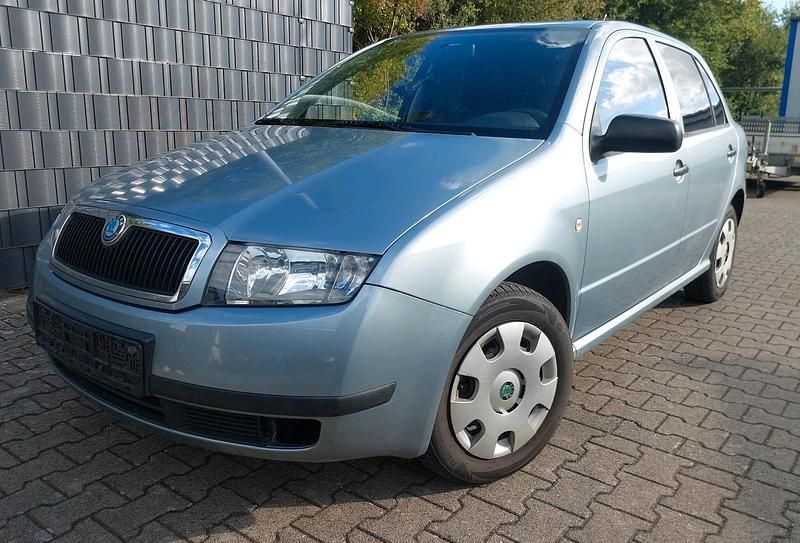 Grau Gebraucht 2003 Skoda Fabia Kleinwagen | 1.500 € (Fairer Preis) - Bild 1/4