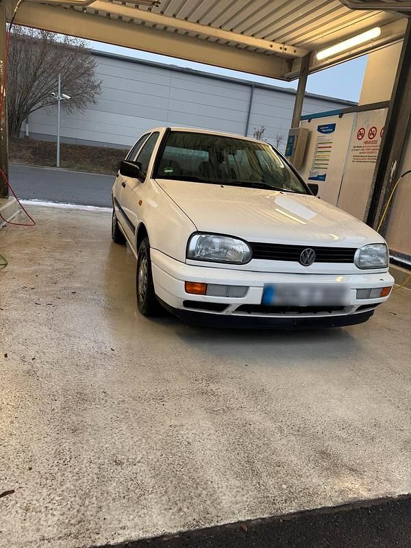 Weiß Gebraucht 1996 VW Golf III Kleinwagen | 1.450 € - Bild 1/4