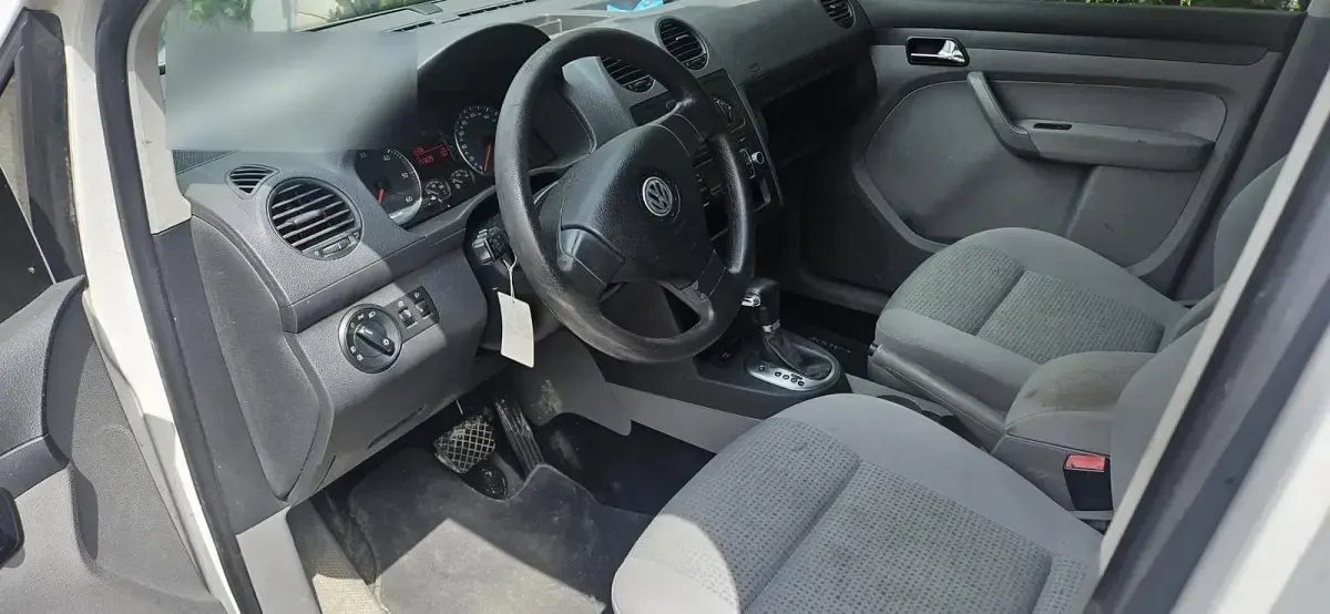 Używany VW Caddy 105 KM (77 kW) 2010 Biały Minivan