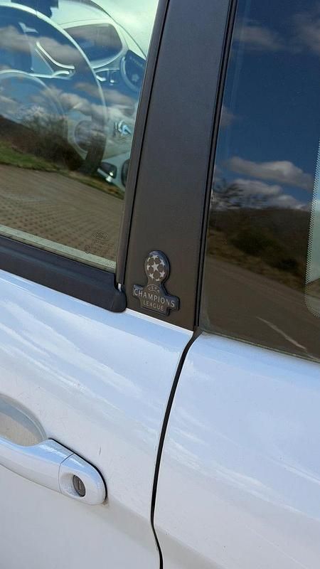 Gebraucht Ford Ka Champions Edition 69 PS (50 kW) 2012 Weiß Kleinwagen