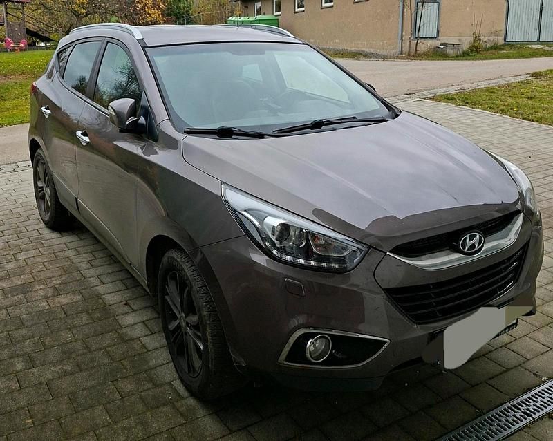 Braun Gebraucht 2015 Hyundai ix35 SUV | 9.550 € (Fairer Preis) - Bild 1/4