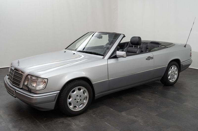 Gebraucht Mercedes E320 220 PS (161 kW) 1995 Silber Cabrio
