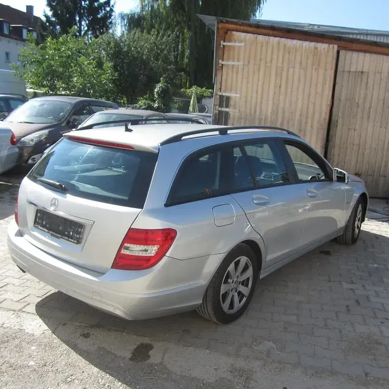 Gebraucht Mercedes C180 156 PS (114 kW) 2014 Silber Limousine