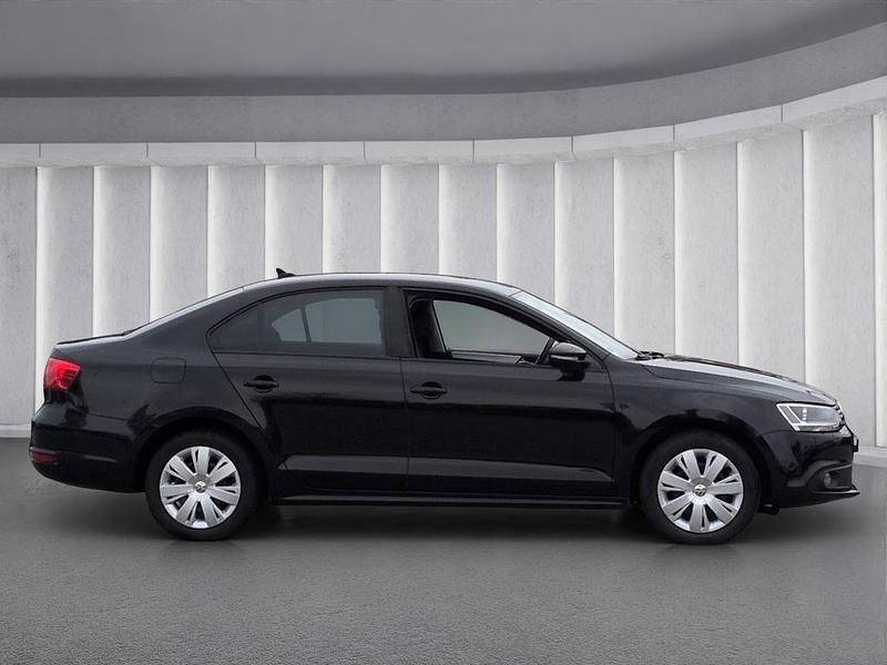 Gebraucht VW Jetta Trendline 105 PS (77 kW) 2012 Schwarz Limousine