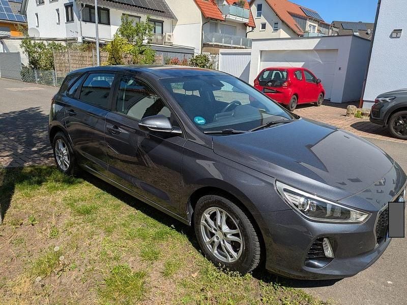 Second-hand Hyundai i30 Select 120 CP (88 kW) 2017 Negru Berlinǎ