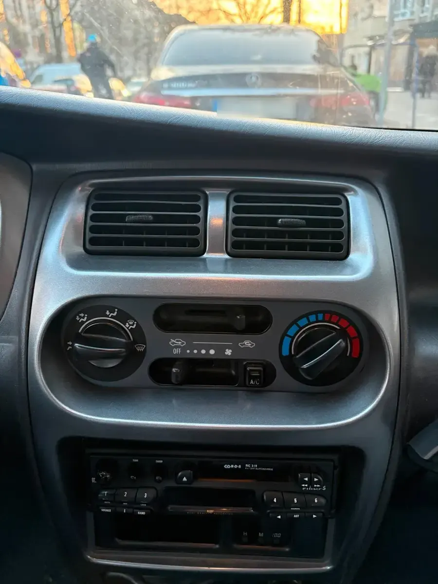Gebraucht Daihatsu Sirion 56 PS (41 kW) 2000 Silber Kleinwagen