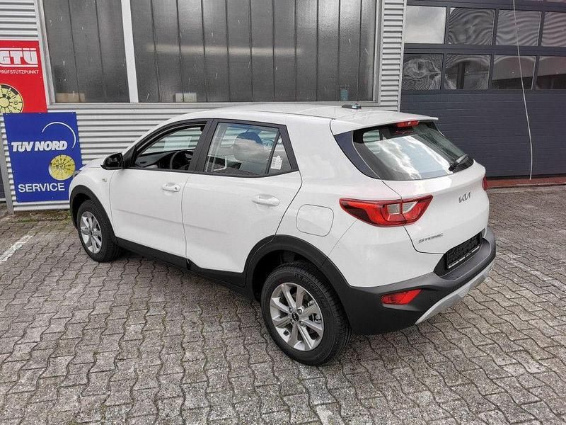 Gebraucht Kia Stonic Edition 7 84 PS (61 kW) 2023 Weiß SUV