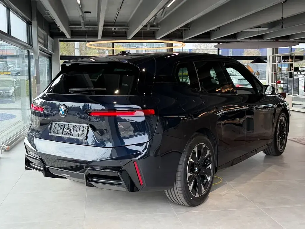 Neu BMW iX M Sport 300 kW (408 PS) 2026 Schwarz SUV
