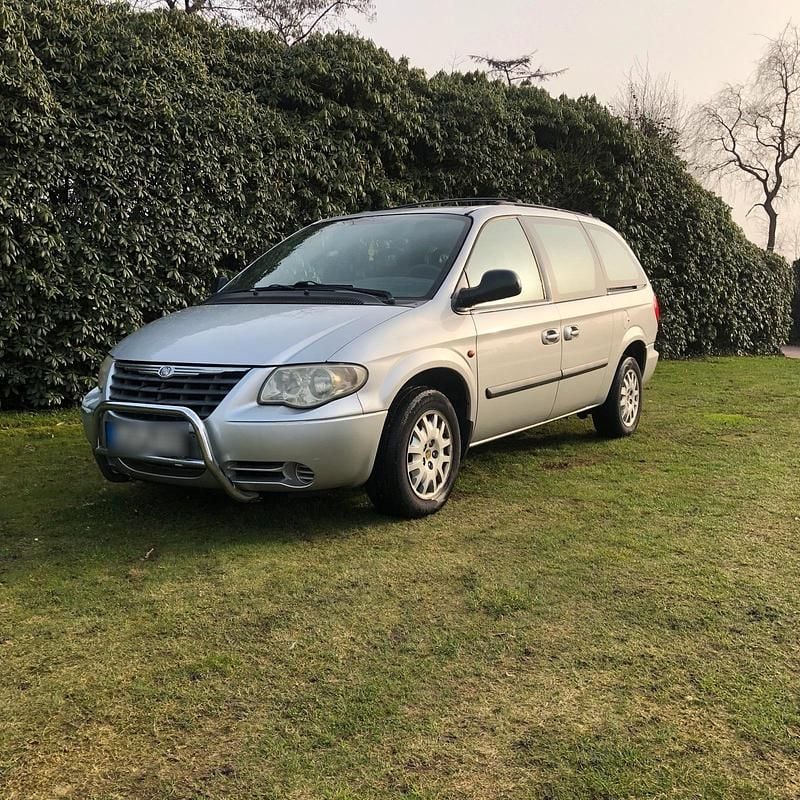Gebraucht Chrysler Voyager 150 PS (110 kW) 2004 Silber Van / Kleinbus