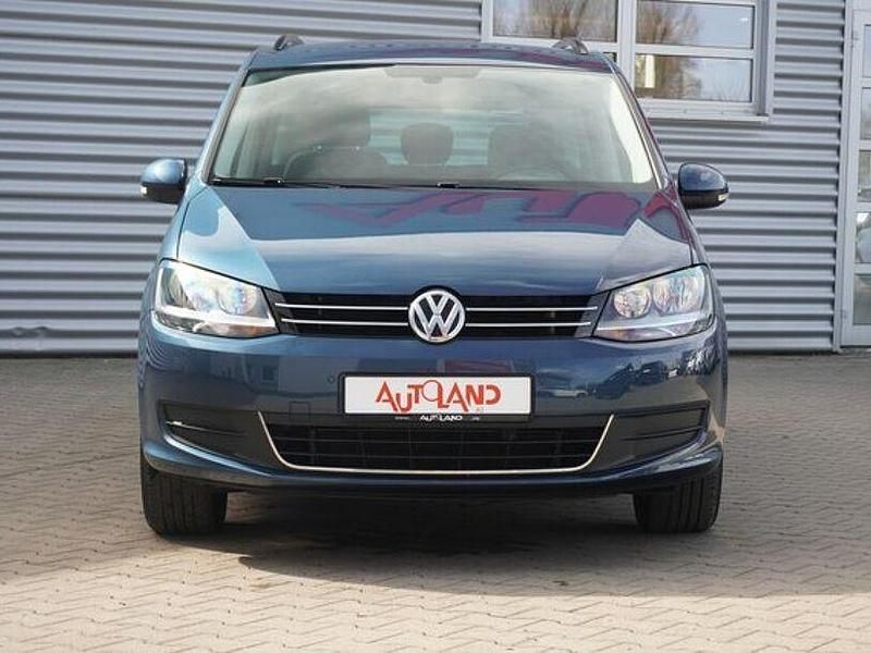 Gebraucht VW Sharan Comfortline 150 PS (110 kW) 2017 Blau Van / Kleinbus