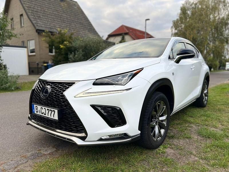 Weiß Gebraucht 2018 Lexus NX300h Sport Line SUV | 29.999 € (Fairer Preis) - Bild 1/4