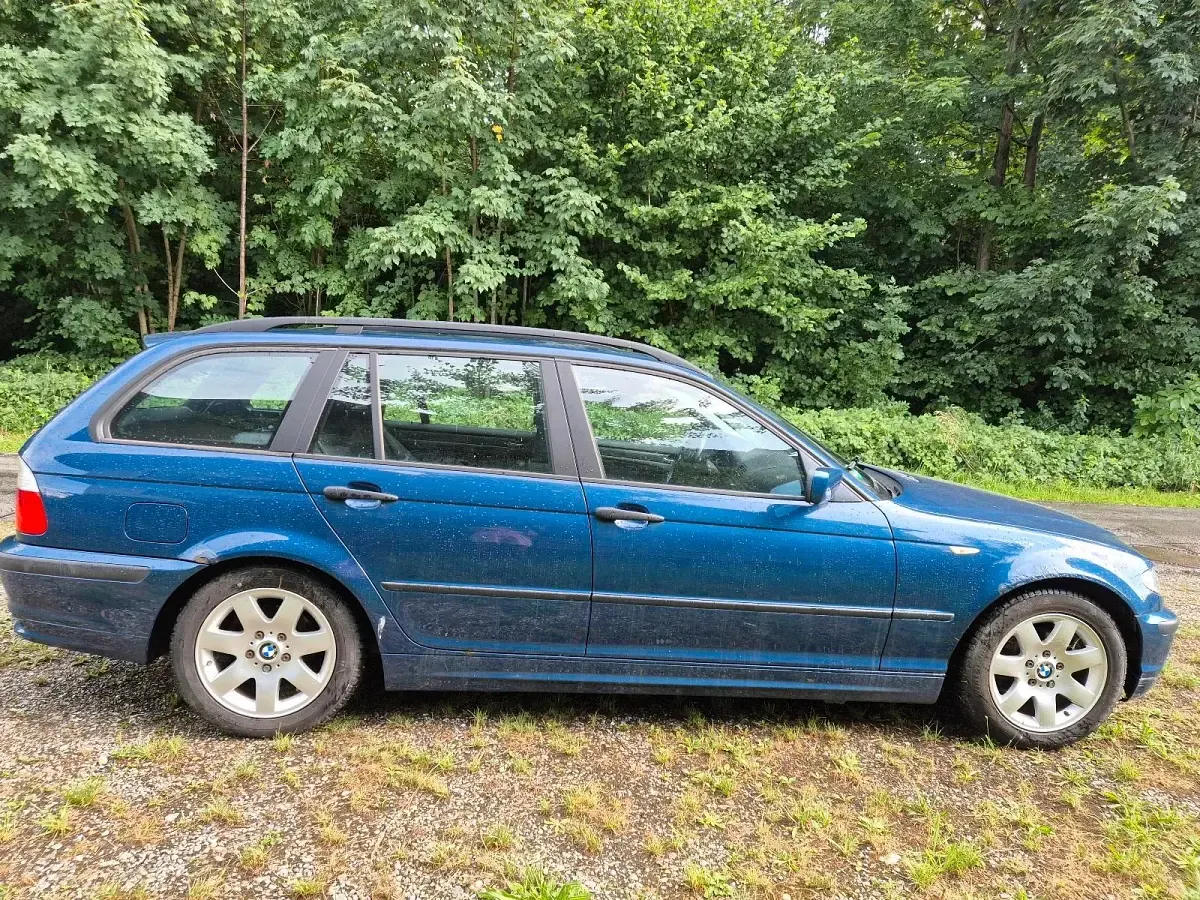 Gebraucht BMW 318 143 PS (105 kW) 2002 Blau Kombi