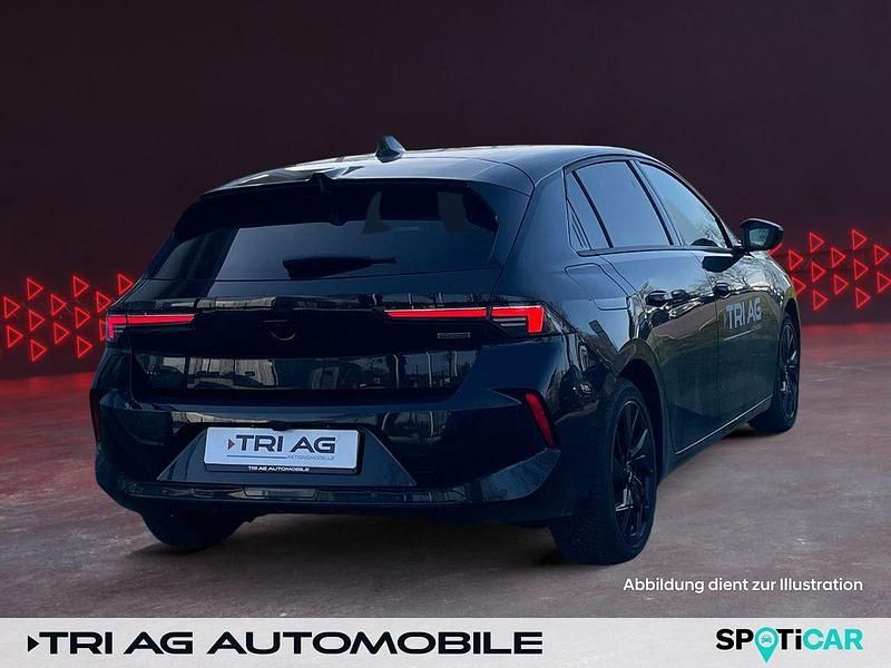Gebraucht Opel Astra 181 PS (133 kW) 2024 Diamant schwarz/karbon schwarz (metallic) Limousine