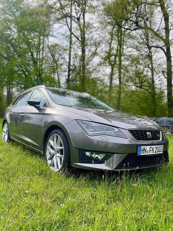 Grau Gebraucht 2015 Seat Leon FR Kombi | 11.000 € (Fairer Preis) - Bild 1/4