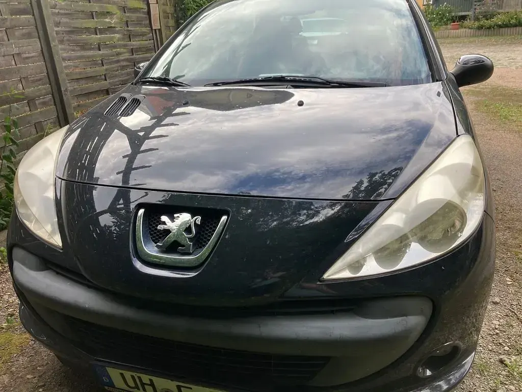 Gebraucht Peugeot 206 60 PS (44 kW) 2009 Schwarz Limousine