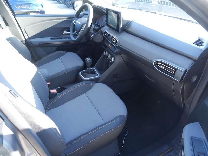 Gebraucht Dacia Jogger Extreme 110 PS (80 kW) 2025 Grau Van / Kleinbus