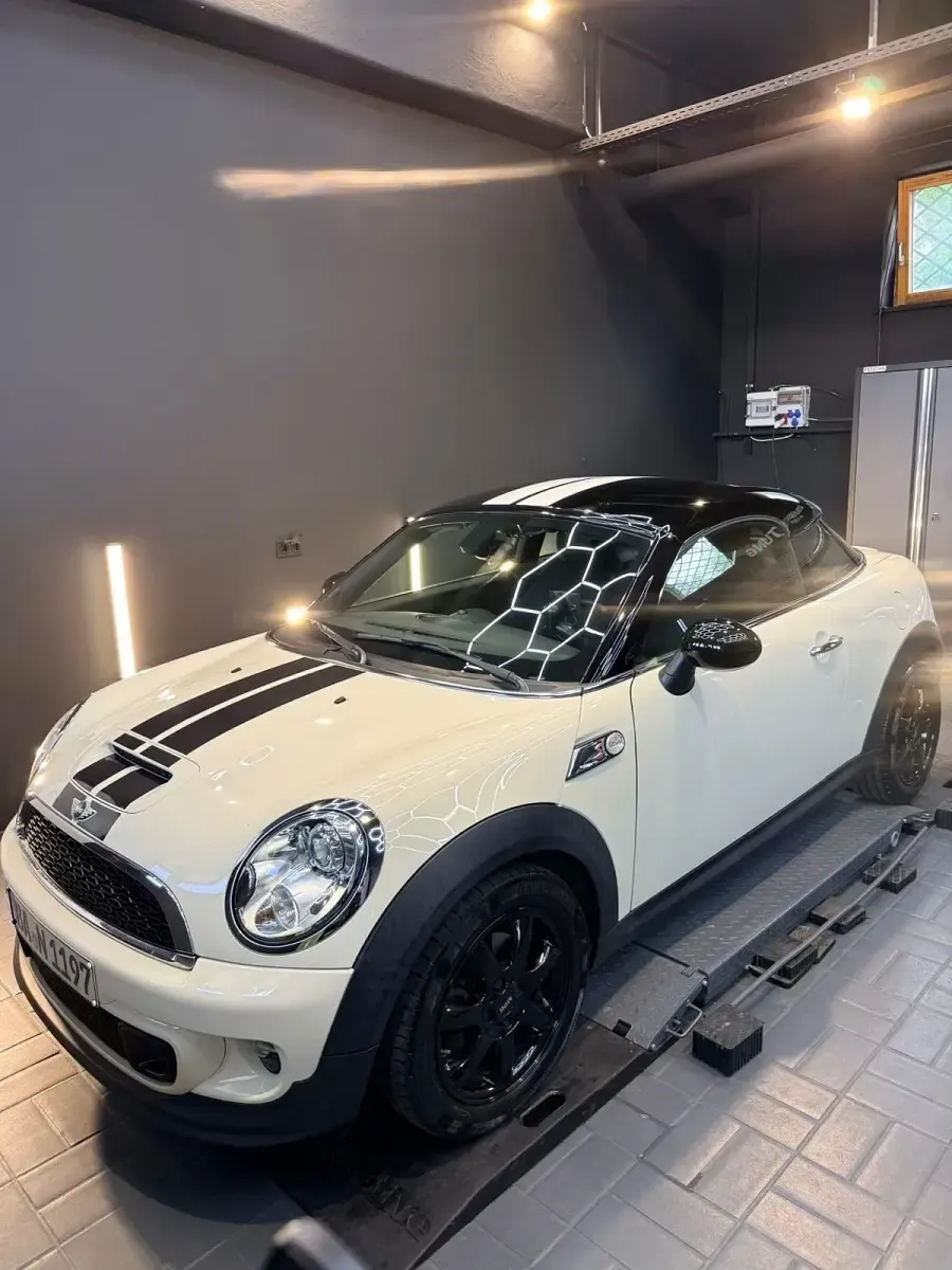 Gebraucht Mini Cooper SD Coupé 143 PS (105 kW) 2013 Weiß Coupé