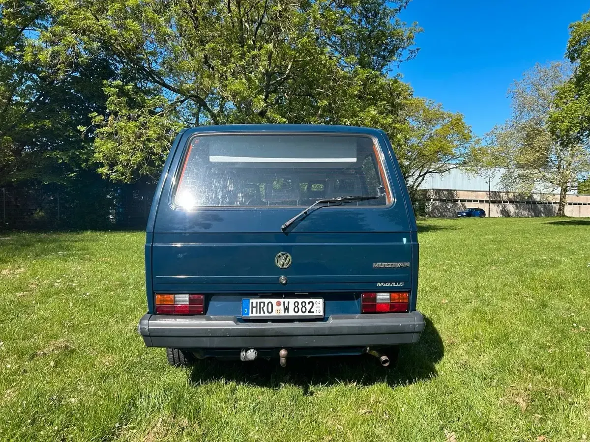 Second-hand VW Multivan 112 CP (82 kW) 1988 Albastru Monovolum