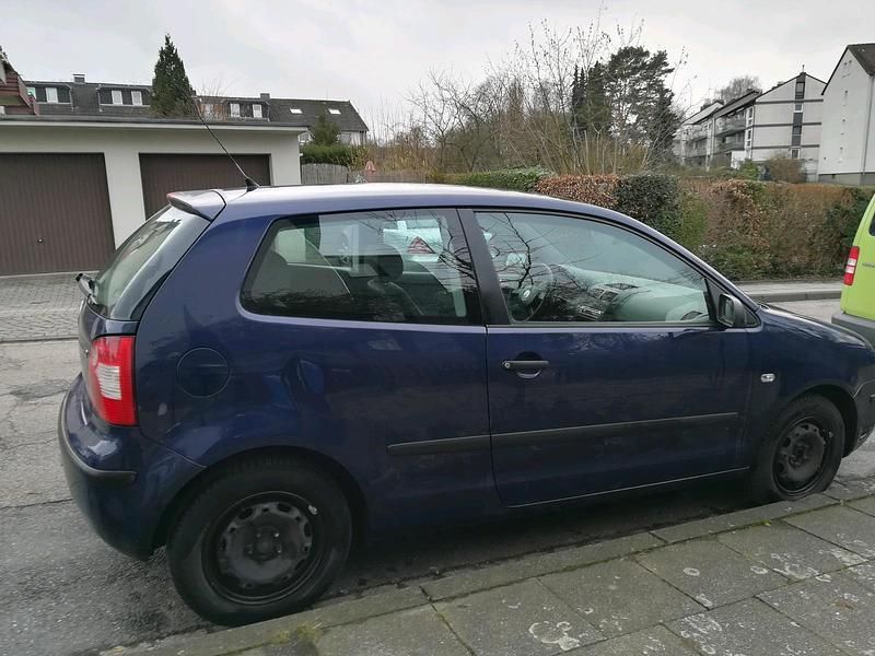 Gebraucht VW Polo 64 PS (47 kW) 2003 Blau Kleinwagen