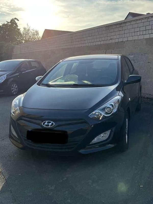 Schwarz Gebraucht 2014 Hyundai i30 Classic Kleinwagen | 6.200 € (Guter Preis) - Bild 1/4