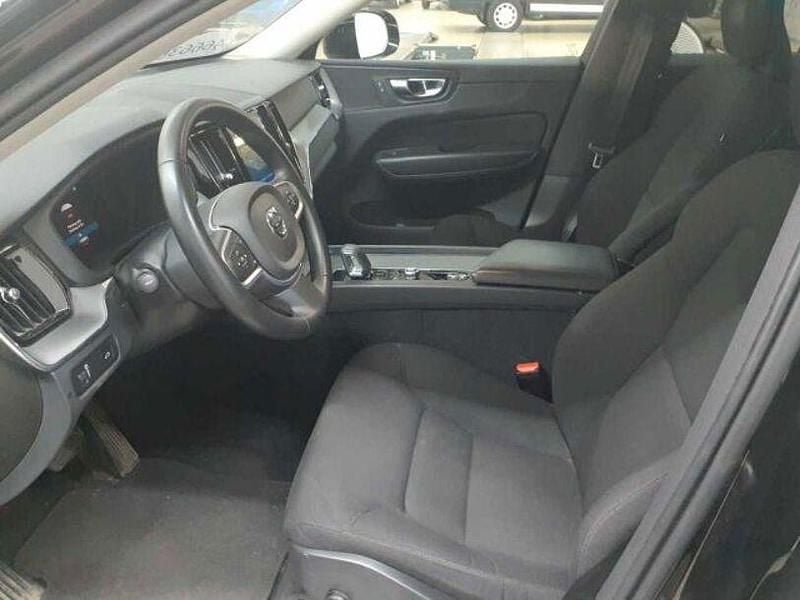 Gebraucht Volvo XC60 Momentum 197 PS (144 kW) 2022 Black stone SUV