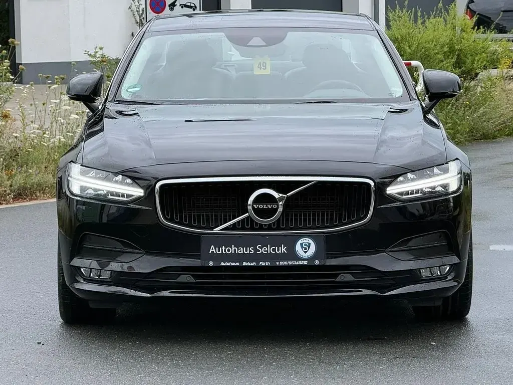 Gebraucht Volvo S90 Momentum 190 PS (139 kW) 2019 Schwarz Limousine