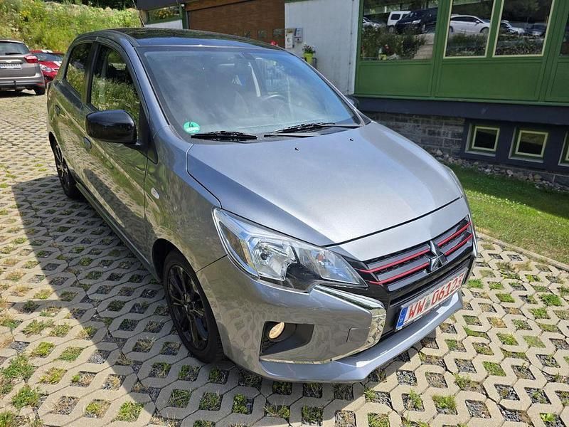 Grau Gebraucht 2021 Mitsubishi Space Star Spirit+ Limousine | 7.990 € (Superpreis) - Bild 1/4