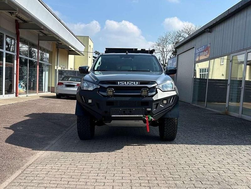 Gebraucht Isuzu D-Max 163 PS (119 kW) 2024 Grau Pickup