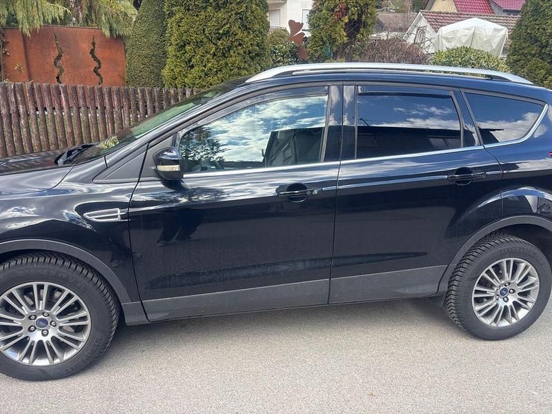 Gebraucht Ford Kuga Titanium 163 PS (119 kW) 2013 Schwarz SUV