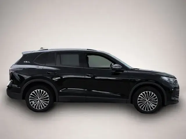 Gebraucht VW Tiguan Goal 150 PS (110 kW) 2025 Schwarz SUV
