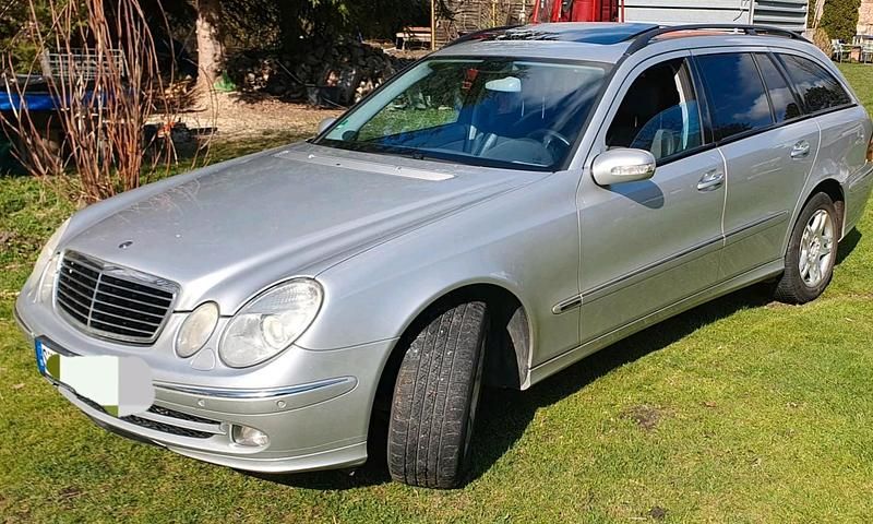 Silber Gebraucht 2004 Mercedes E320 Kombi | 2.299 € (Fairer Preis) - Bild 1/4