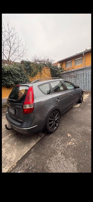 Gebraucht Hyundai i30 116 PS (85 kW) 2009 Grau Kombi