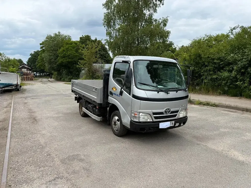 Gebraucht Toyota Dyna 2013 Silber Pickup